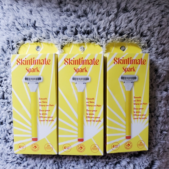 Skintimate Other - Skintimate Razor Bundle